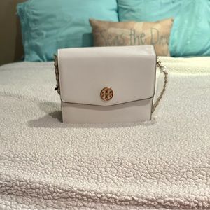 Brand new Tory Burch purse, cream color.